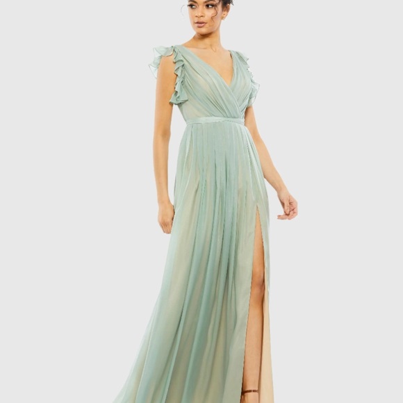 Mac Duggal Dresses & Skirts - NWT Ieena by Mac Duggal Green Pleated Gown with Flutter Sleeves